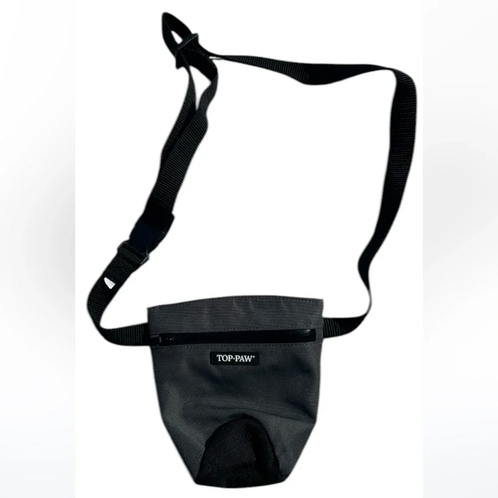 NWOT Top Paw treat pouch